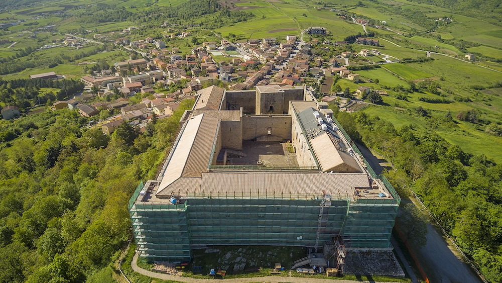 vista di un castello riqualificato