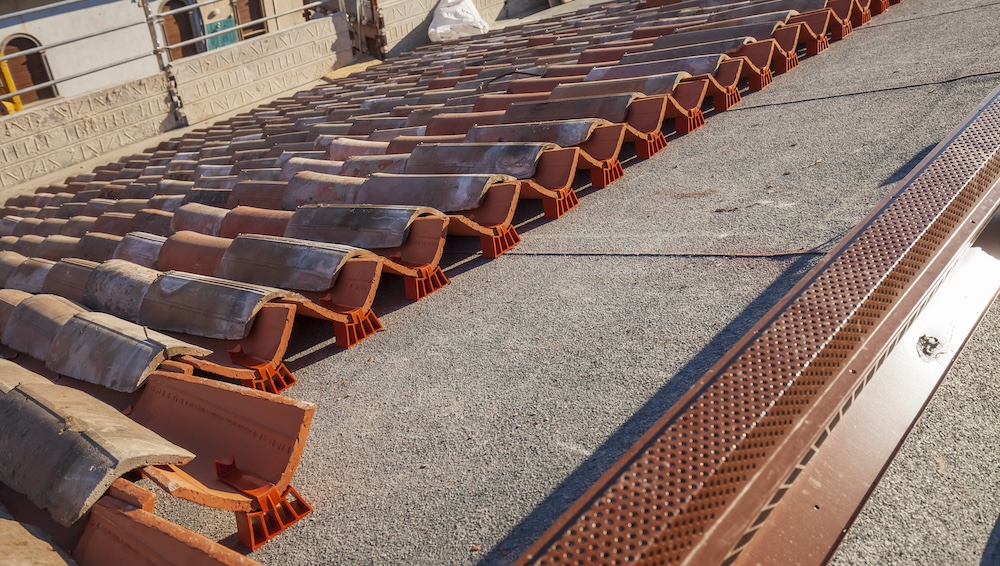 dettaglio tetto ventilato su pendenza critica