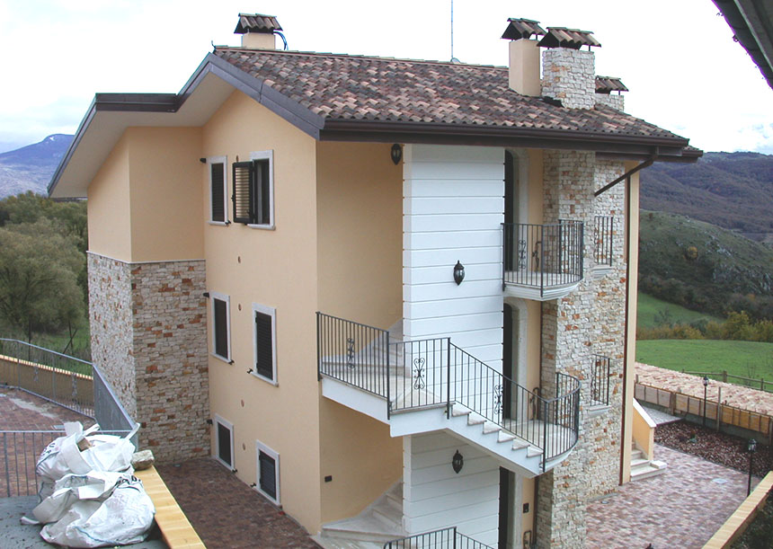 Edilizia residenziale, Roccacinquemiglia (AQ)